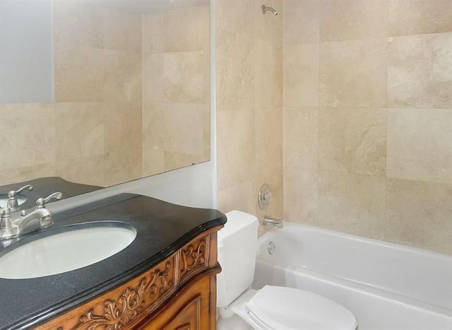 51 NE 24th Street 6, Wilton Manors, FL 33305