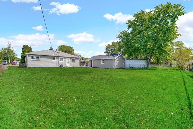 6409 W 85th Place, Burbank, IL 60459