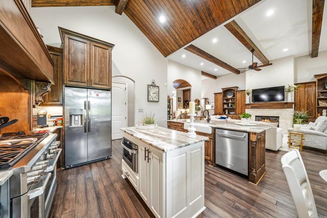 216 Arlington Park Court, Hot Springs, AR 71901
