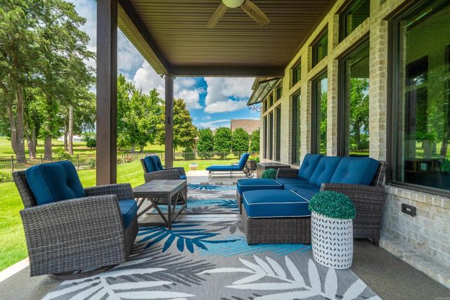 216 Arlington Park Court, Hot Springs, AR 71901