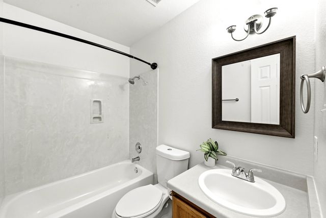 148 Pearl Lake DR, Kyle, TX 78640
