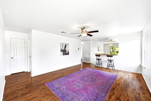148 Pearl Lake DR, Kyle, TX 78640