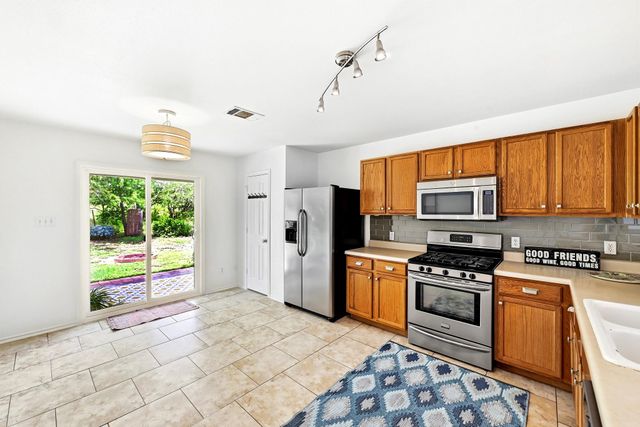 148 Pearl Lake DR, Kyle, TX 78640