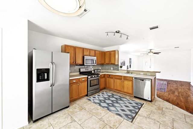 148 Pearl Lake DR, Kyle, TX 78640