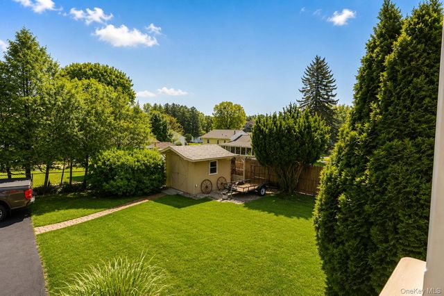 20 Cresthaven Drive, New Windsor, NY 12553