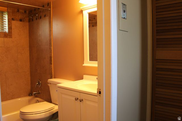 5202 S 2675 W, Roy, UT 84067