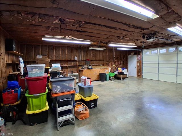 206 BESSEMER Court, King, NC 27021