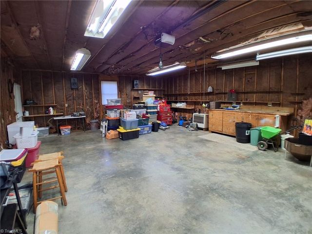 206 BESSEMER Court, King, NC 27021