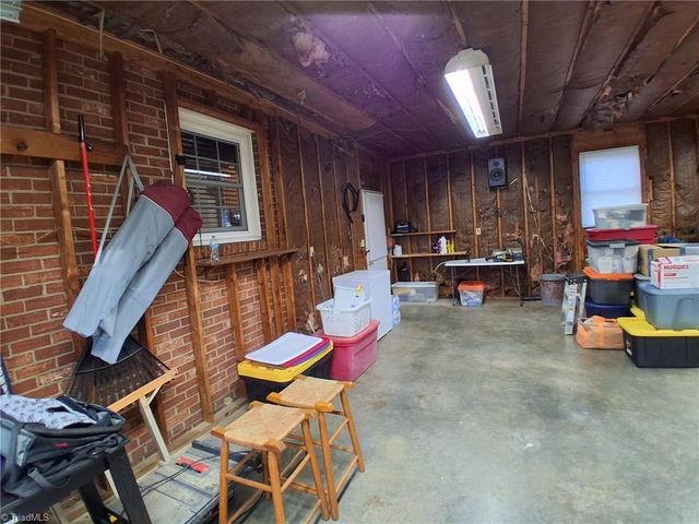 206 BESSEMER Court, King, NC 27021