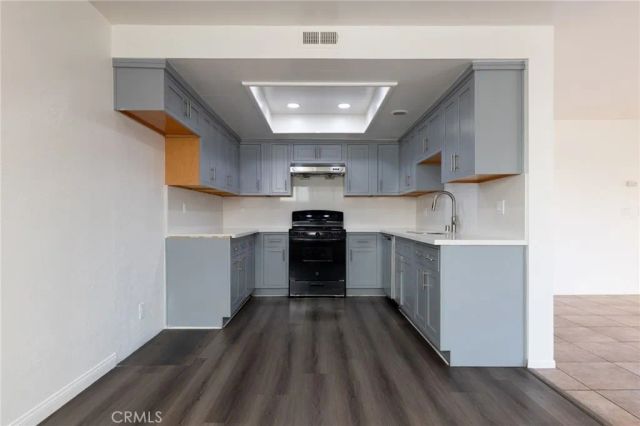 14004 Cerise Avenue, Hawthorne, CA 90250