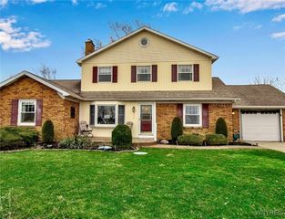 3703 West River Road, Grand Island, NY 14072