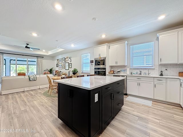 426 HAWTHORN PARK Circle, Yulee, FL 32097