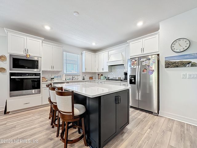 426 HAWTHORN PARK Circle, Yulee, FL 32097