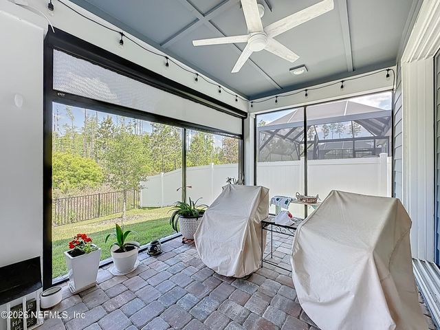 426 HAWTHORN PARK Circle, Yulee, FL 32097