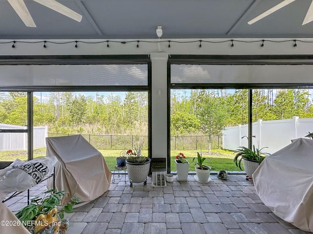 426 HAWTHORN PARK Circle, Yulee, FL 32097