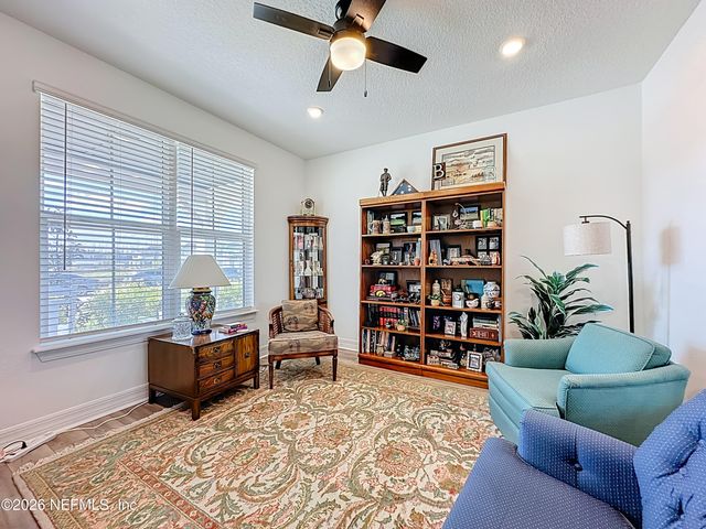 426 HAWTHORN PARK Circle, Yulee, FL 32097