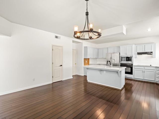 1897 Goshen Avenue, Clovis, CA 93611