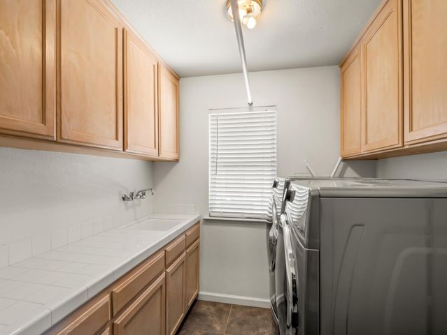 1897 Goshen Avenue, Clovis, CA 93611