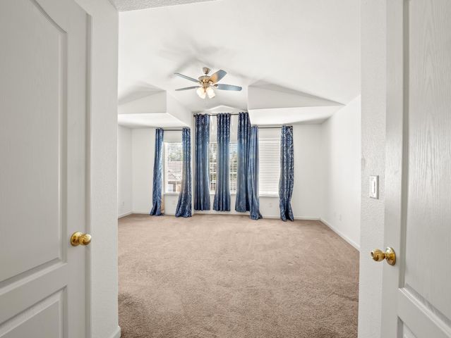 1897 Goshen Avenue, Clovis, CA 93611