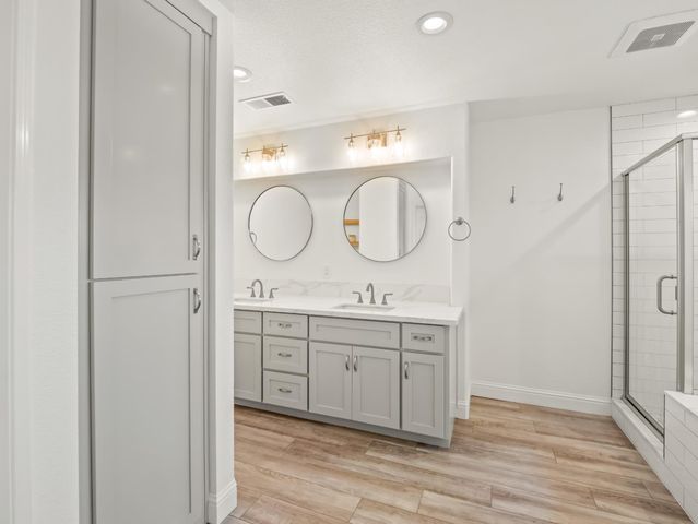 1897 Goshen Avenue, Clovis, CA 93611