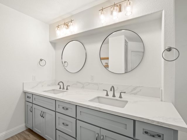 1897 Goshen Avenue, Clovis, CA 93611