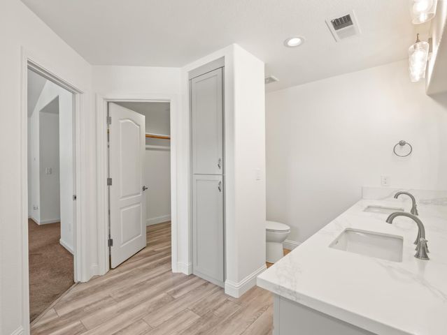 1897 Goshen Avenue, Clovis, CA 93611
