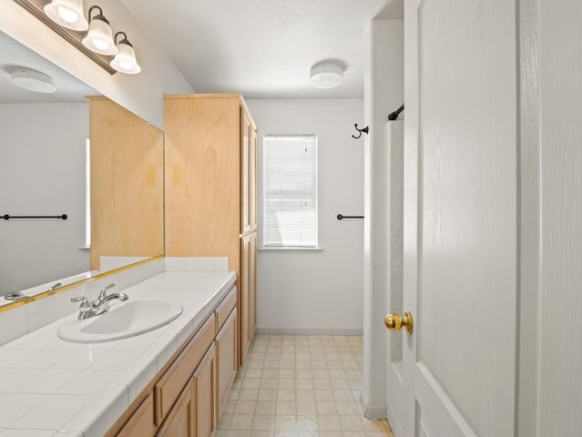 1897 Goshen Avenue, Clovis, CA 93611