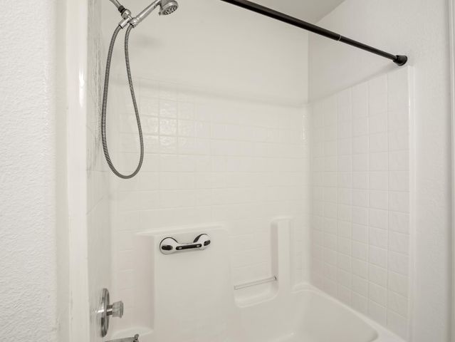 1897 Goshen Avenue, Clovis, CA 93611