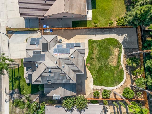 1897 Goshen Avenue, Clovis, CA 93611