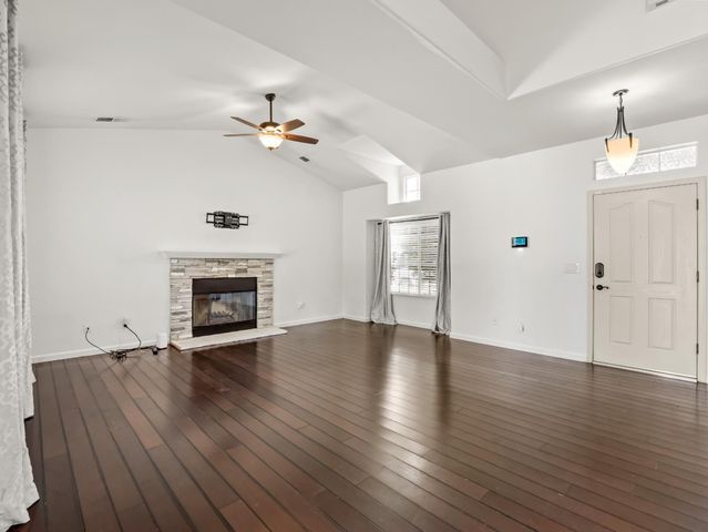 1897 Goshen Avenue, Clovis, CA 93611