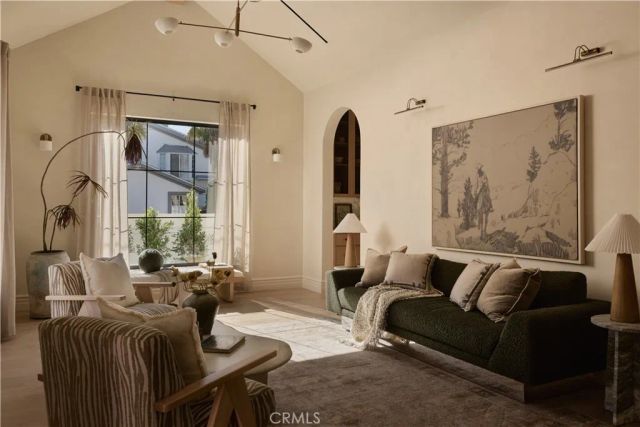 4605 Tobias Avenue, Sherman Oaks, CA 91403