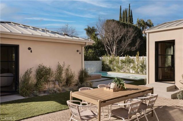 4605 Tobias Avenue, Sherman Oaks, CA 91403