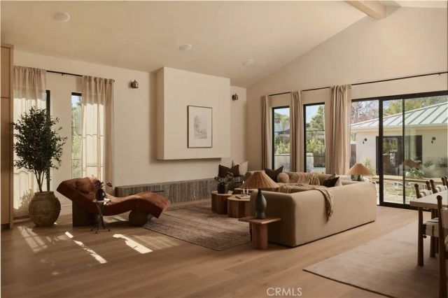 4605 Tobias Avenue, Sherman Oaks, CA 91403