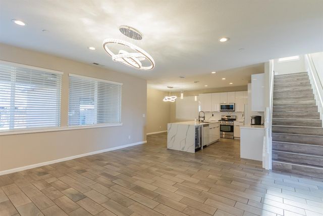 5865 E Beck Avenue, Fresno, CA 93727