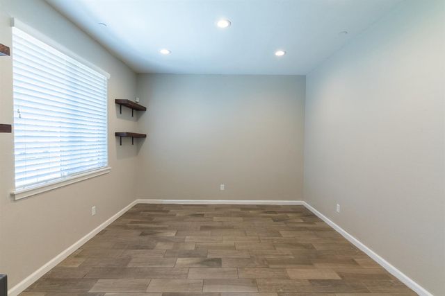 5865 E Beck Avenue, Fresno, CA 93727