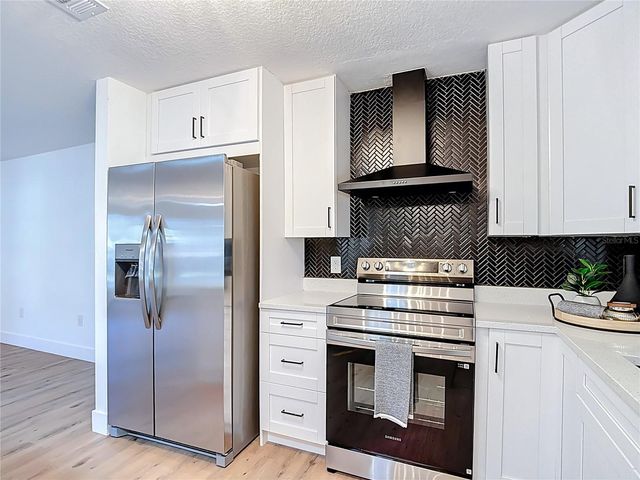 3551 OAKWOOD DRIVE, Wesley Chapel, FL 33543