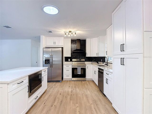 3551 OAKWOOD DRIVE, Wesley Chapel, FL 33543