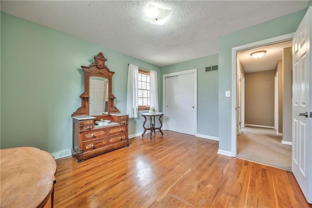 10120 W 65th Street, Merriam, KS 66203