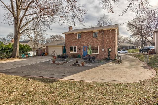 10120 W 65th Street, Merriam, KS 66203