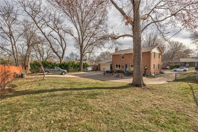 10120 W 65th Street, Merriam, KS 66203