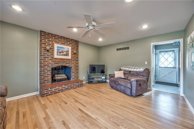 10120 W 65th Street, Merriam, KS 66203