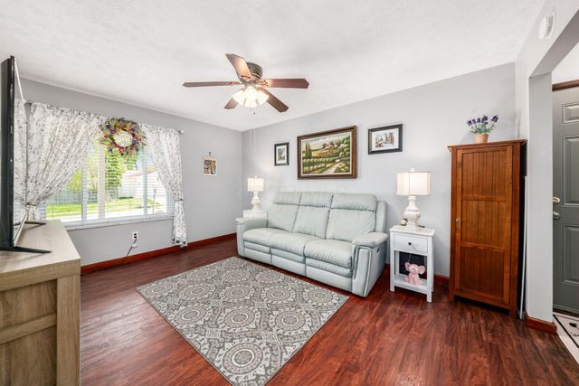 963 Hunt Valley Drive, Reynoldsburg, OH 43068