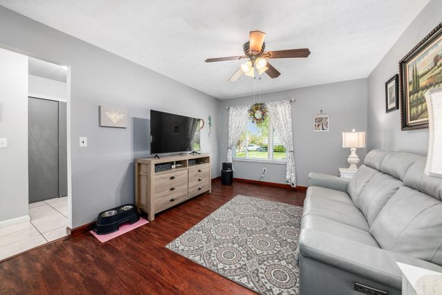 963 Hunt Valley Drive, Reynoldsburg, OH 43068