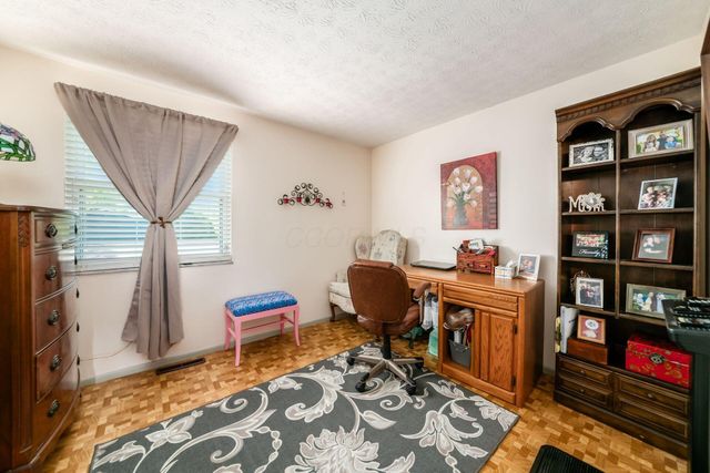 963 Hunt Valley Drive, Reynoldsburg, OH 43068