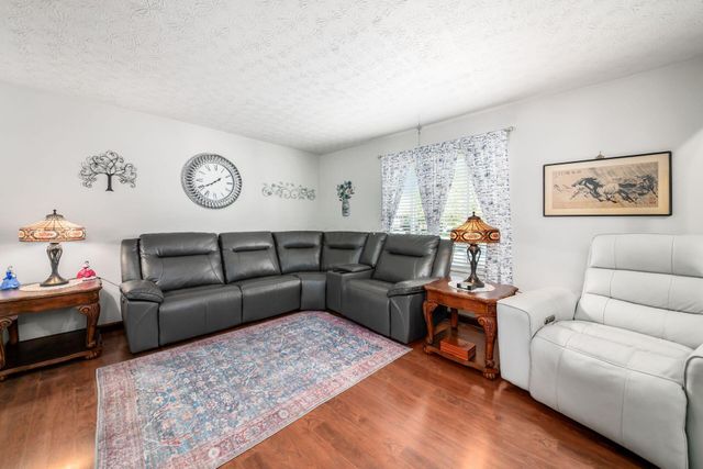 963 Hunt Valley Drive, Reynoldsburg, OH 43068