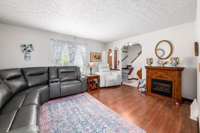 963 Hunt Valley Drive, Reynoldsburg, OH 43068