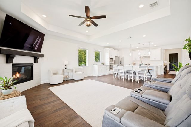 104 Lakeview Drive, Oak Point, TX 75068