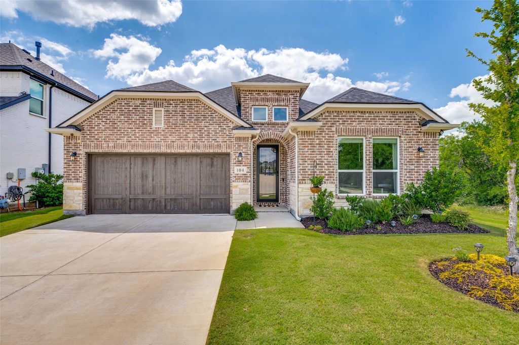 104 Lakeview Drive, Oak Point, TX 75068