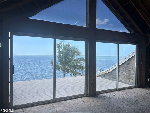 3211 Vacation LN, St James City, FL 33956