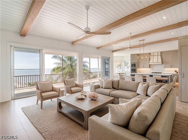 3211 Vacation LN, St James City, FL 33956